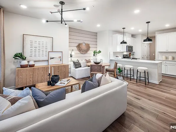 55 Passaic Ave #200, Kearny, NJ 07032