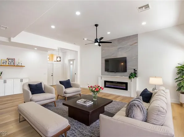 10405 Junction Hill Dr, Las Vegas, NV 89134