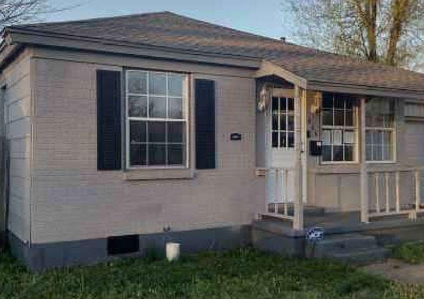 1st image of 406 E Rose Dr