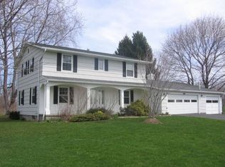 2788 Penfield Rd, Macedon, NY 14502