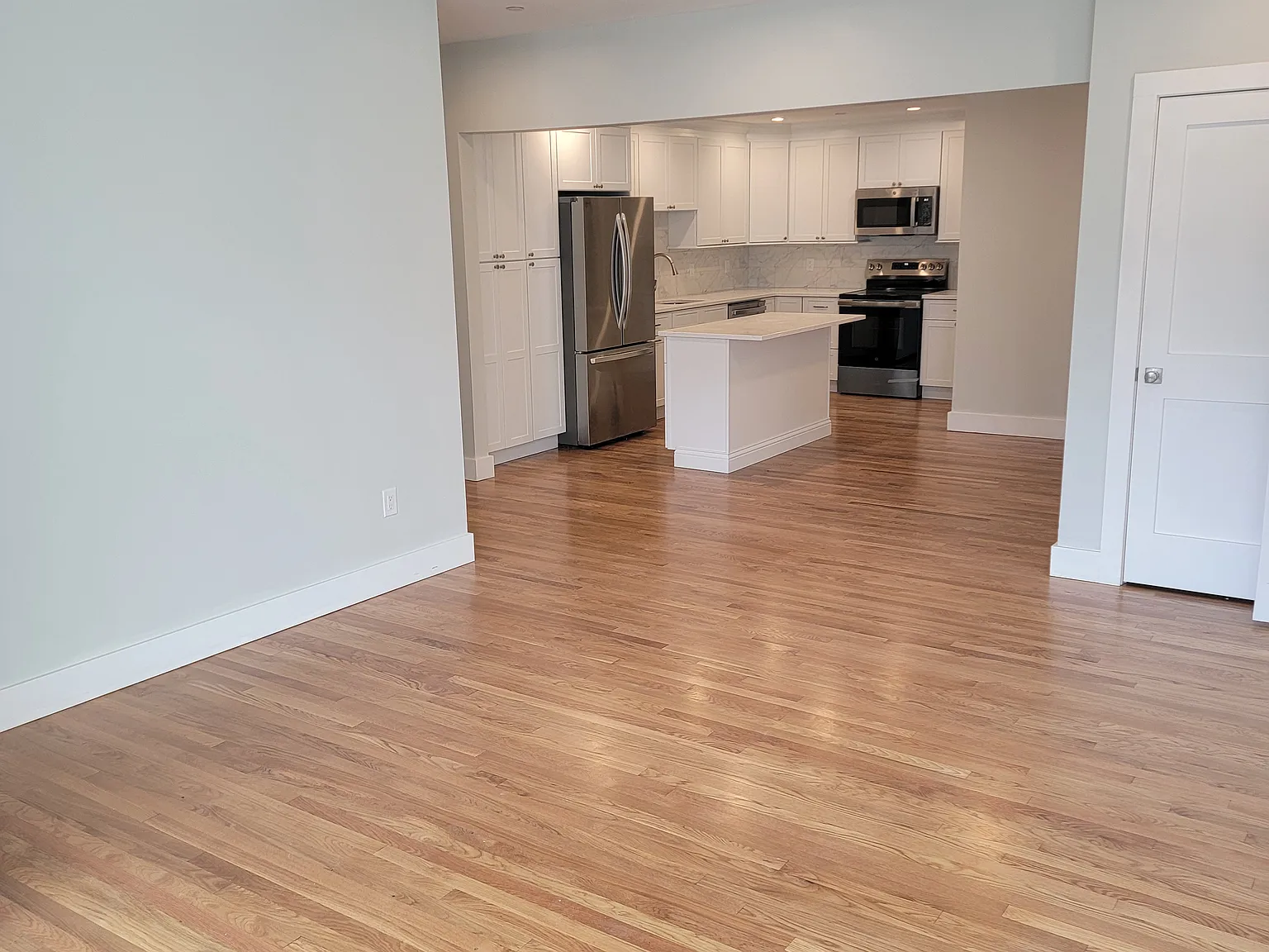 2 bed, 1100 sqft, $3,550 — Photo 1