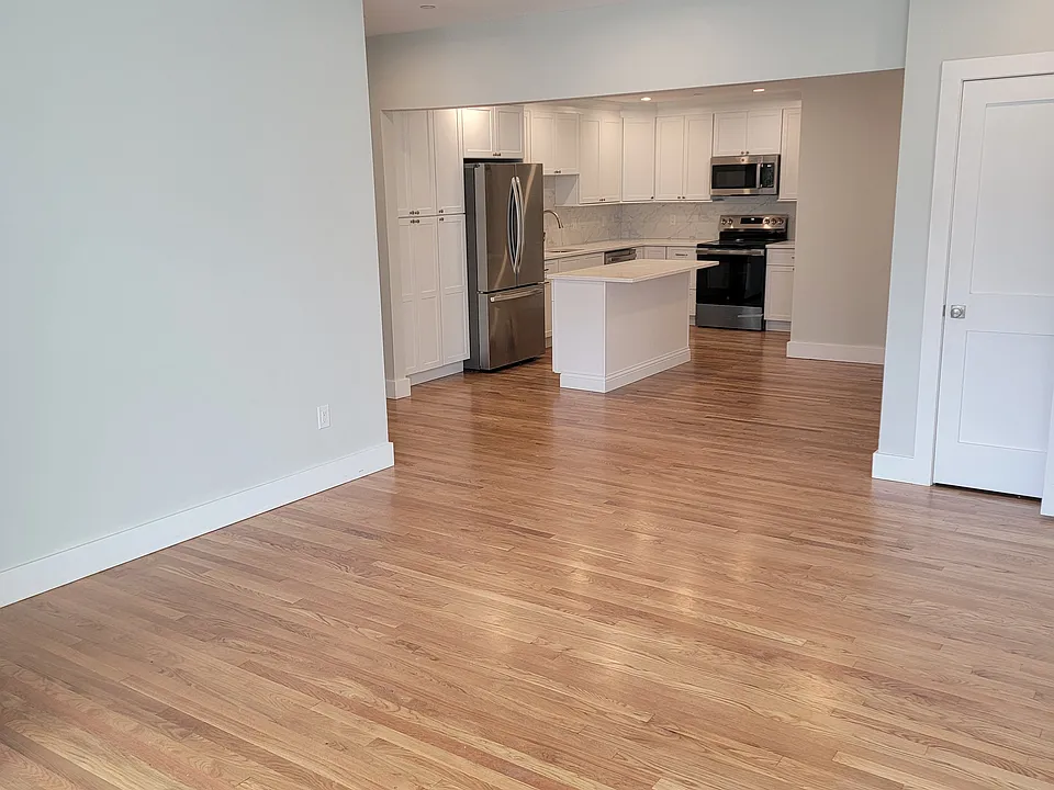 731 N Broadway #2