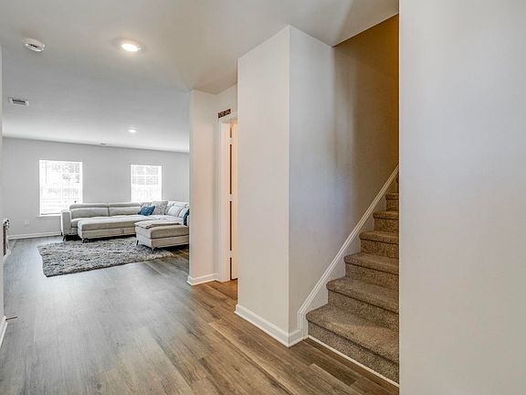 5th image of 716 Wimbee Ct
