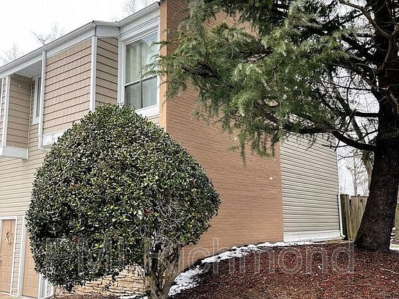2nd image of 832 Wales Dr