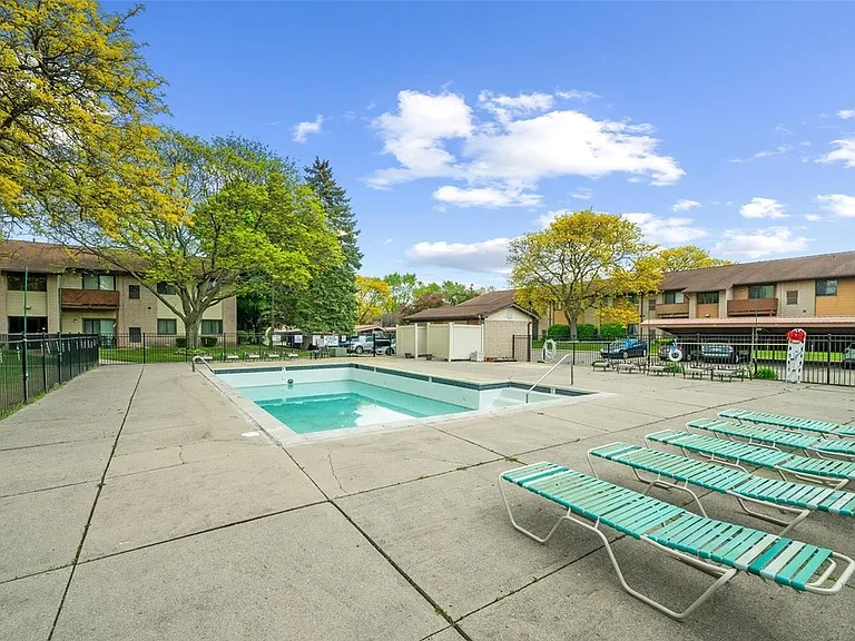 7362 Manor Cir #203 — Photo 28