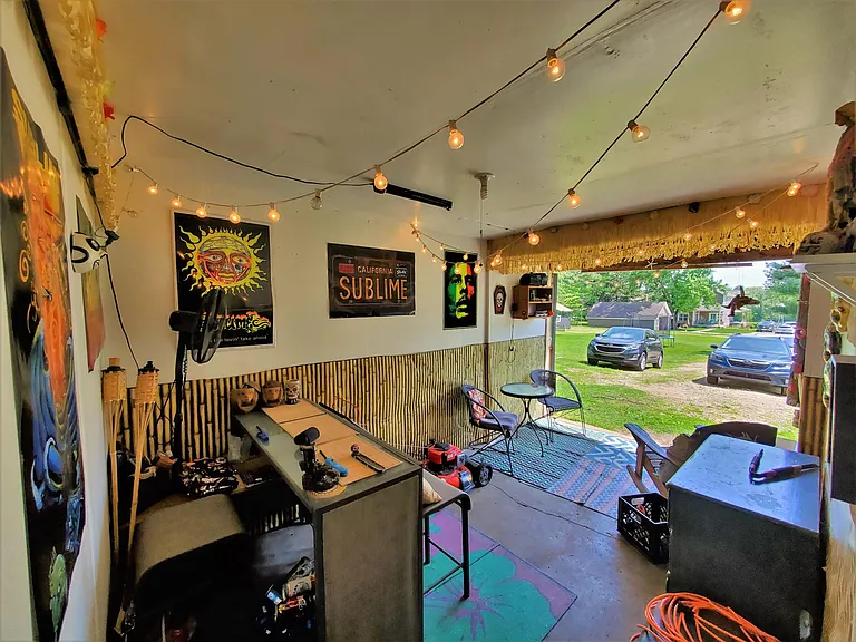 Tikki Bar/Garage - Basement room 4