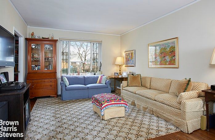 1st image of 504 E 90th St #3D