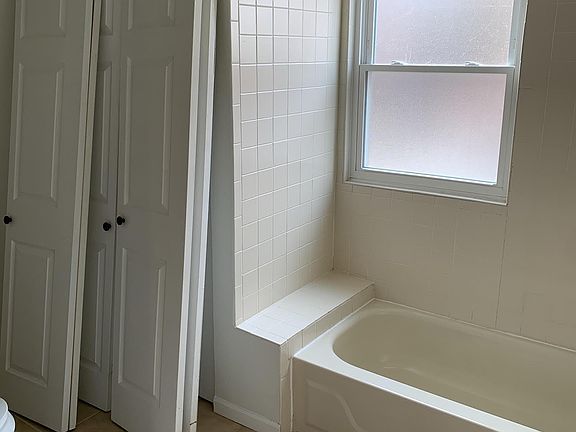 5th image of 1612 N Sedgwick St APT 2F