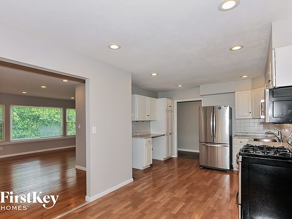 4th image of 466 Wildwood Pkwy