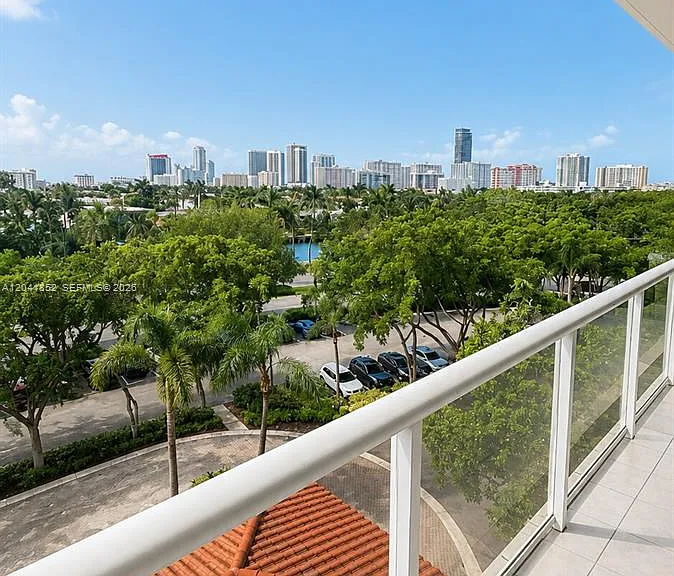 3640 Yacht Club Dr #502 — Photo 31