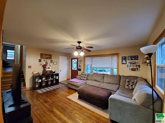 3rd image of 3416 Virginia St