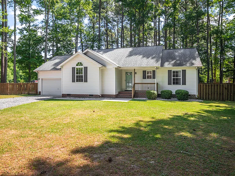 2099 Yacht Club Rd — Photo 1