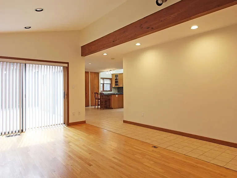 6872 Melrose Dr — Photo 5