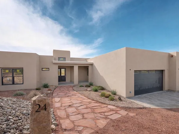 24 W Long View Dr, Santa Fe, NM 87505