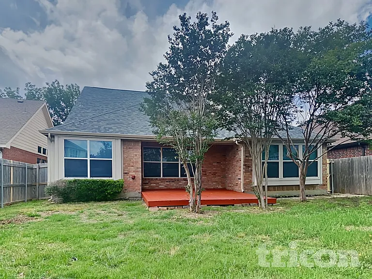 5816 Greenmeadow Dr — Photo 15