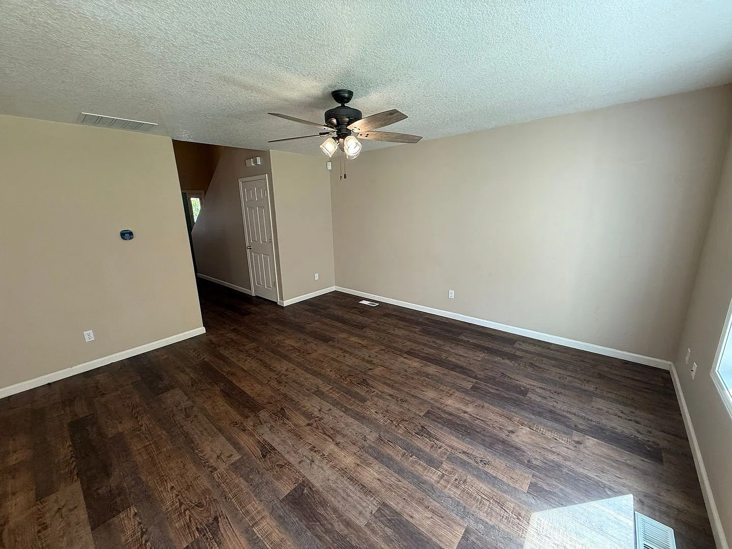 3 bed, 2.5 bath, 1444 sqft, $2,445 — Photo 4