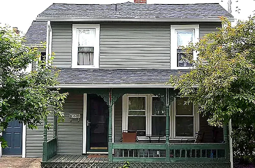 301 Elm St Photo 1