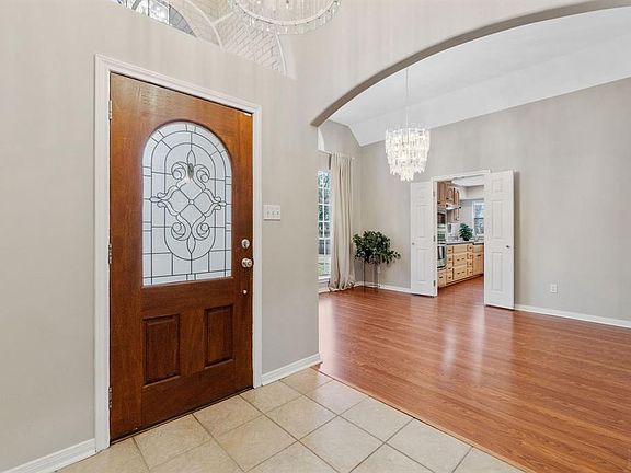 5th image of 1107 Chateau Woods Parkway Dr