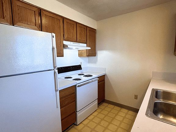 3rd image of 5105 Hawthorne Rd #8