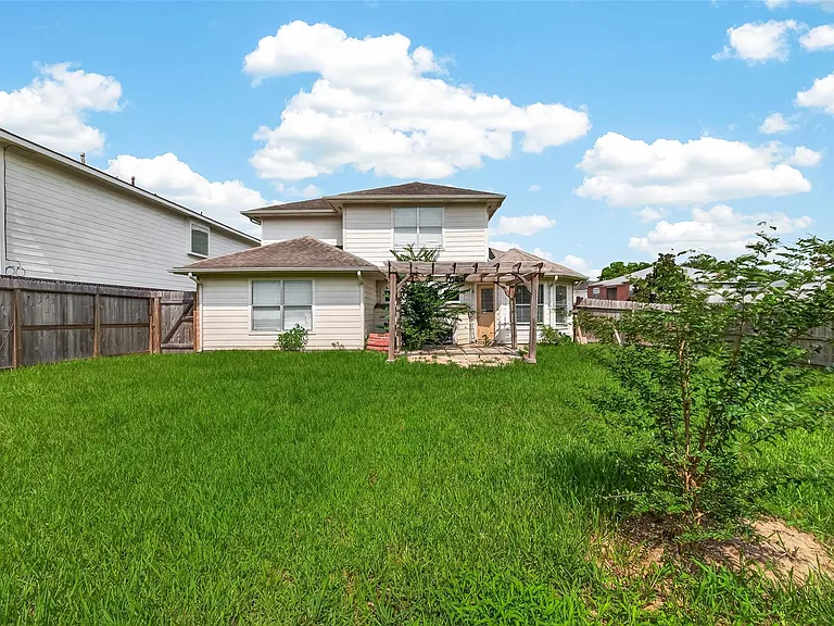 18203 Winding Timbers Ln — Photo 31