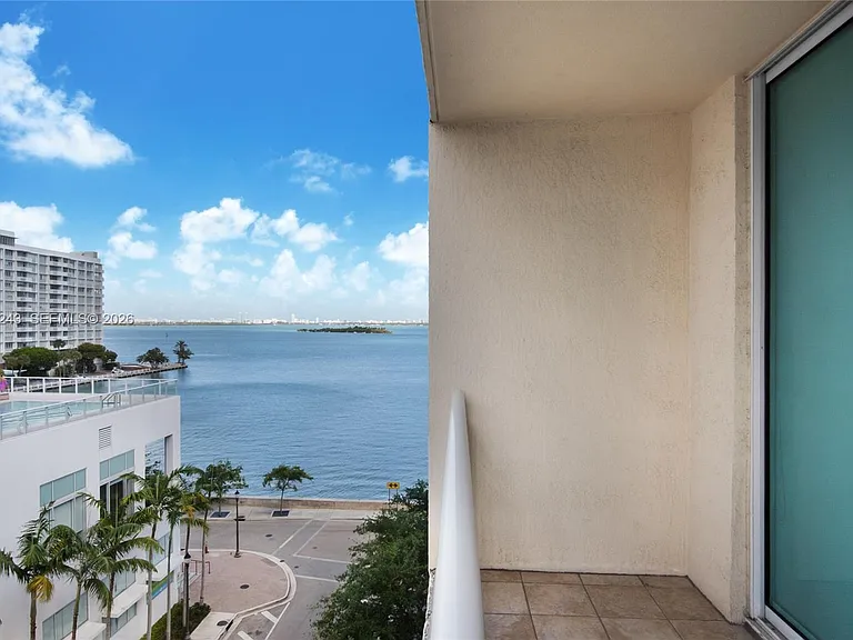 2000 N Bayshore Dr #626 — Photo 12