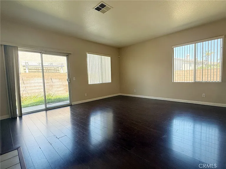 6569 Gladiola St — Photo 5
