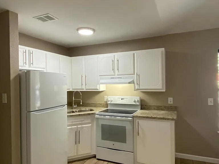 1204 Bryce Dr #1 — Photo 5
