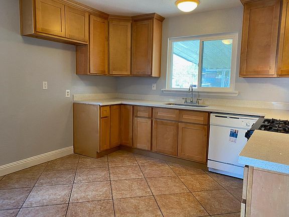 4th image of 13620 Highwood Dr