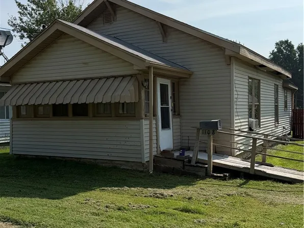 1108 N Jefferson St, Robinson, IL 62454