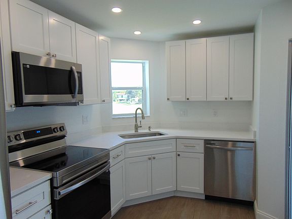 3rd image of 3595 Birdie Dr APT 304