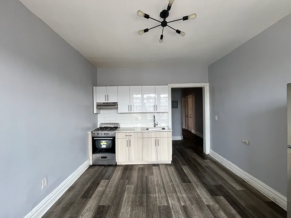 122 Corbin Ave #4O4