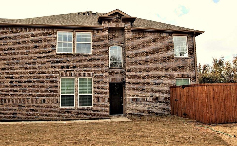 1st image of 145 Barrington Ln