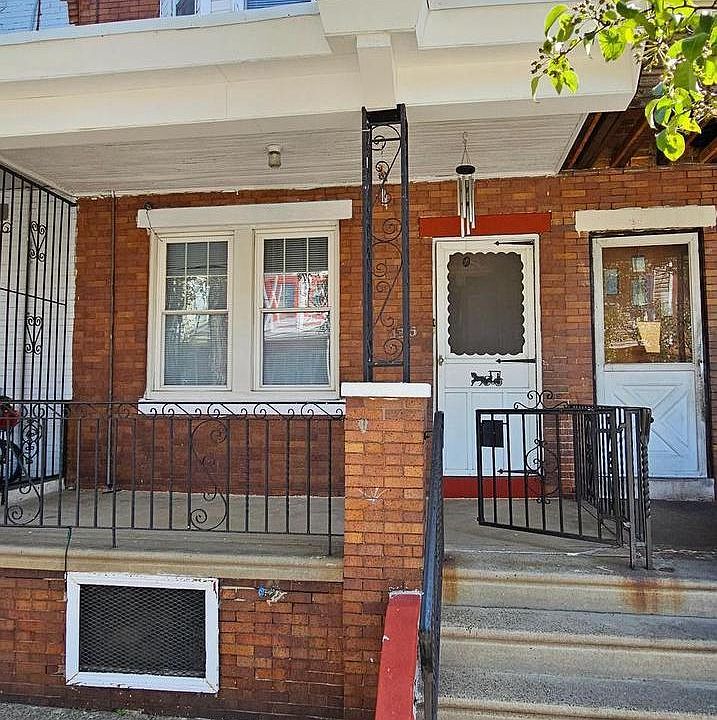 1st image of 136 E Westmoreland St