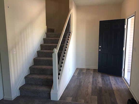 3rd image of 12035 Zircon Ln Unit 1100