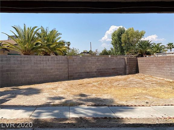 3rd image of 3905 Calle Fermo