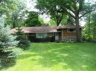 6283 Crossview Rd, Seven Hills, OH 44131