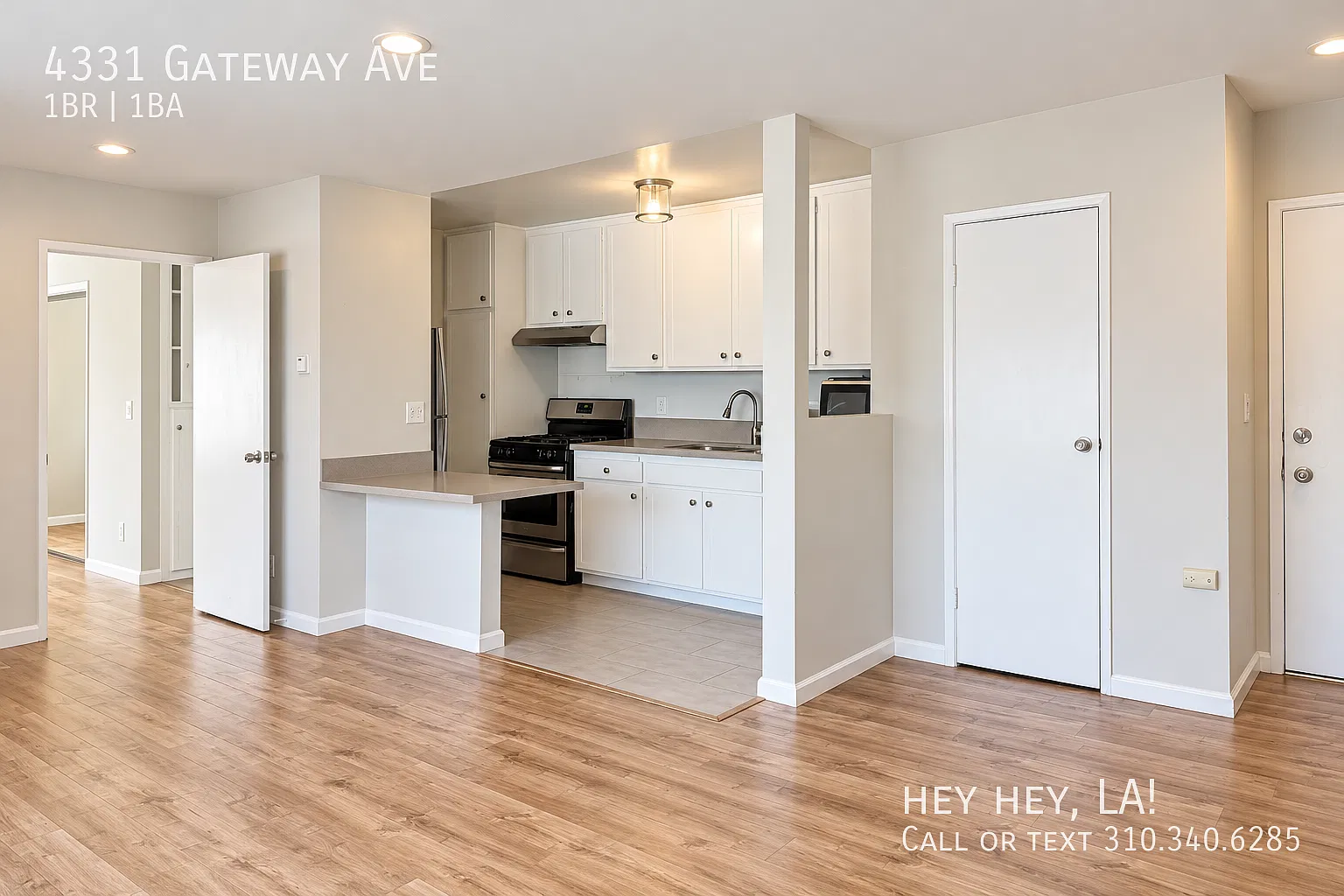 Sunny Top Floor Apartment | One Bedroom | Parking Included | On-site Laundry | Sunset Junction — Photo 1