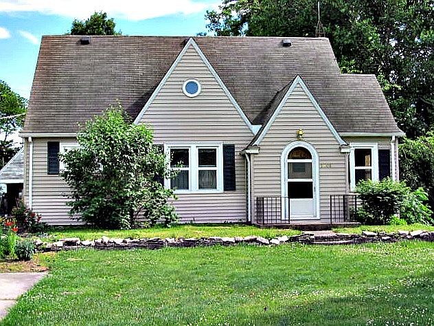 1st image of 1409 E Hickory St