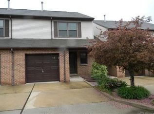12 Betty Ct, Lebanon, NJ 08833