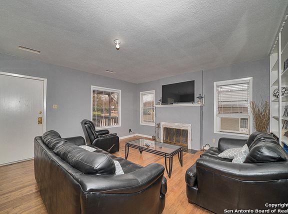 3rd image of 145 Greenlawn Dr