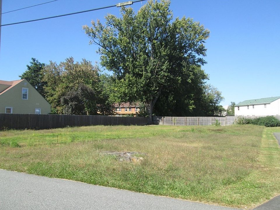 1st image of 0 Clarendon Ave