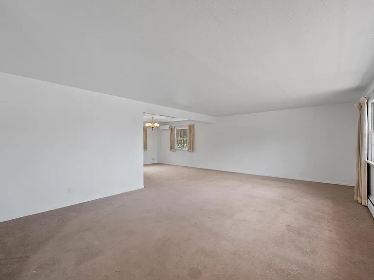 905 W 6th Ave — Photo 11