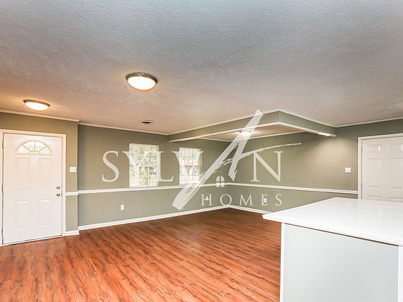 2nd image of 3117 Longwood Dr