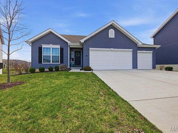 5th image of 721 Creek View Dr
