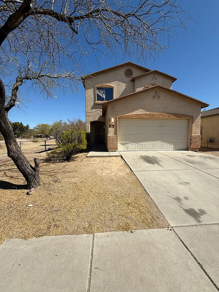 4 bed, 2.0 bath, 1865 sqft, $1,750 — Photo 1