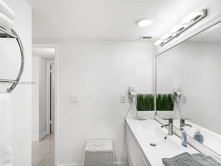 19370 Collins Ave #1612 — Photo 7
