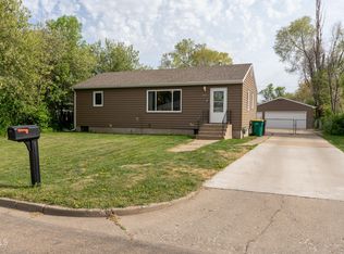 821 W Sweet Ave, Bismarck, ND 58504