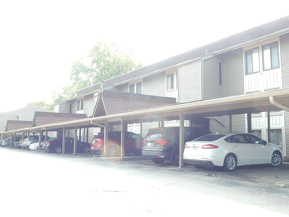 2nd image of 836 Cliffs Dr
