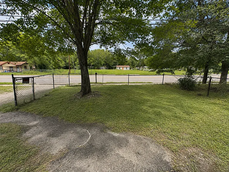 3348 Commonwealth Ave — Photo 27