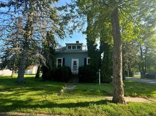 502 5th St, Oconto, WI 54153
